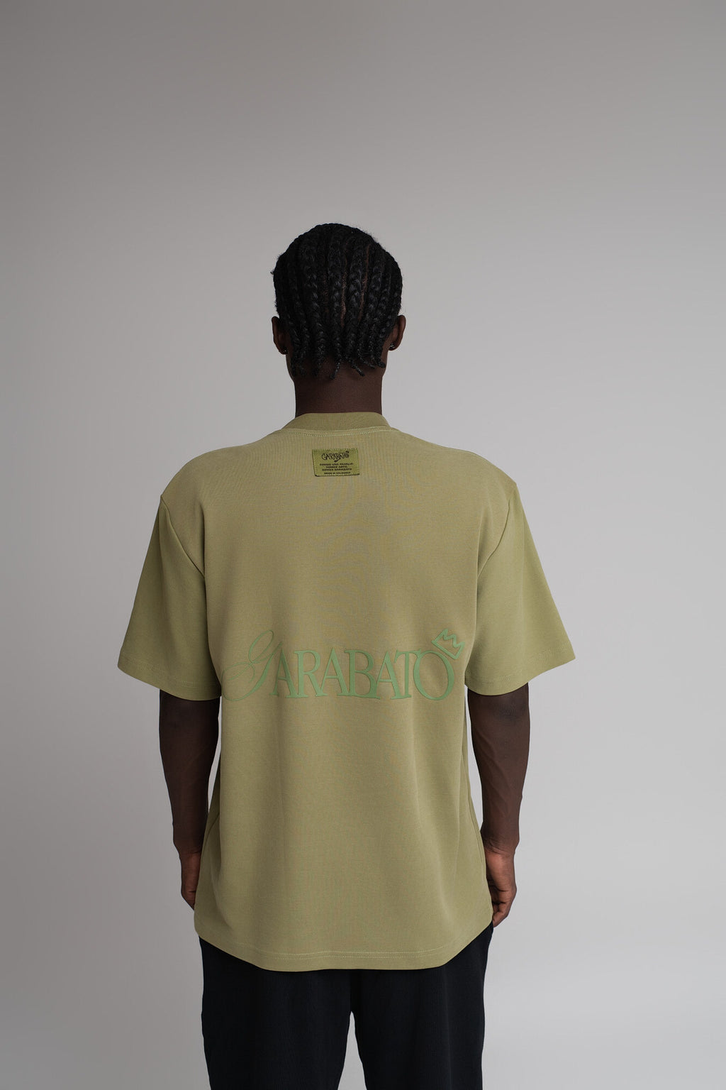 T-SHIRT GREEN BASIC GARABATO 001 – vista trasera