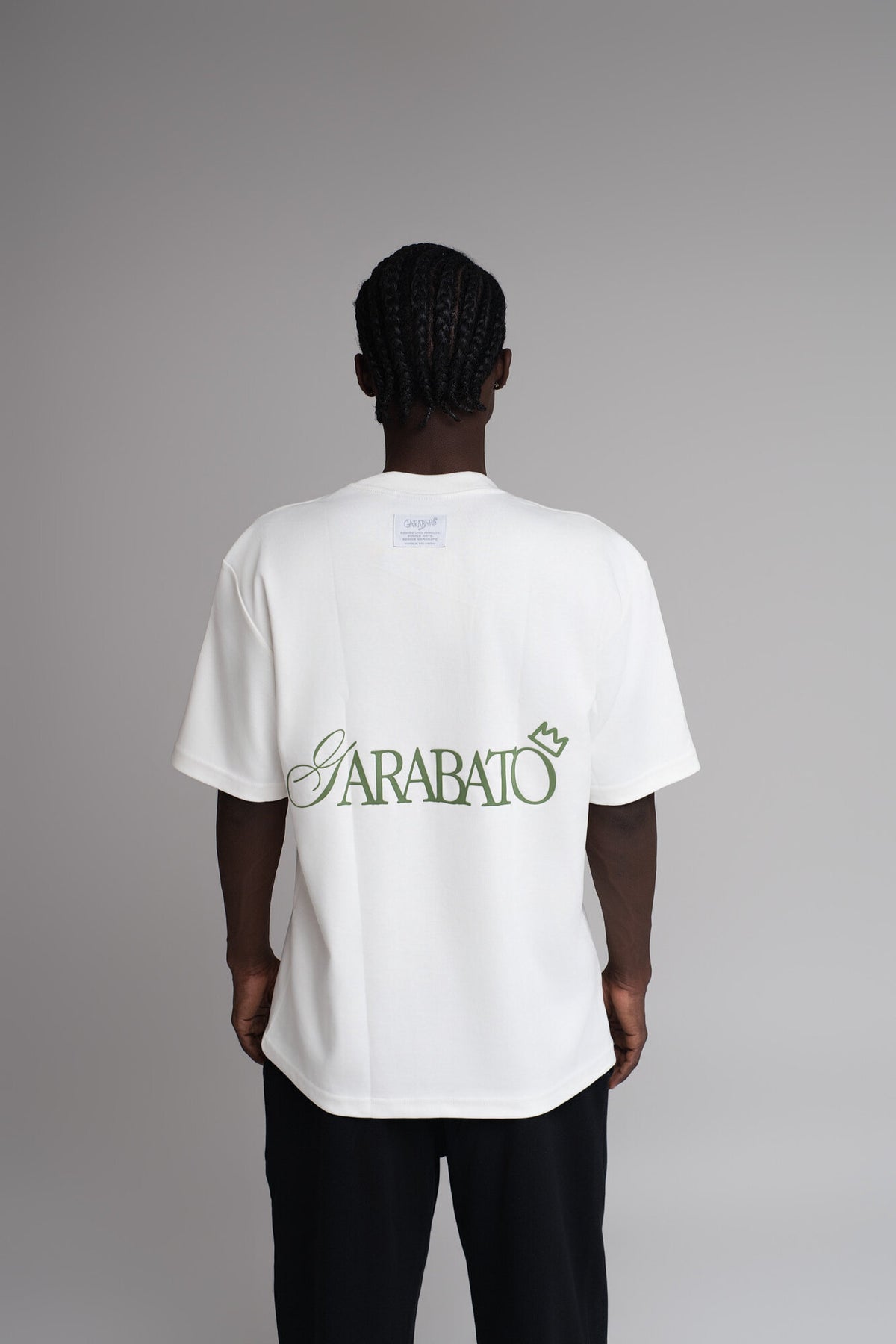 T-SHIRT WHITE BASIC GARABATO 001 – vista trasera (2)