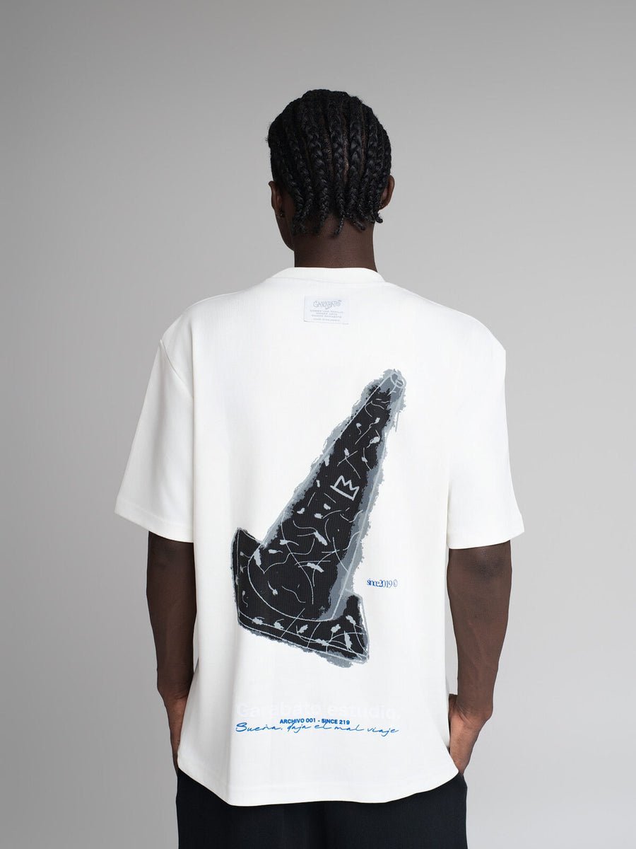 Camisetas GARABATO sobre fondo de estudio