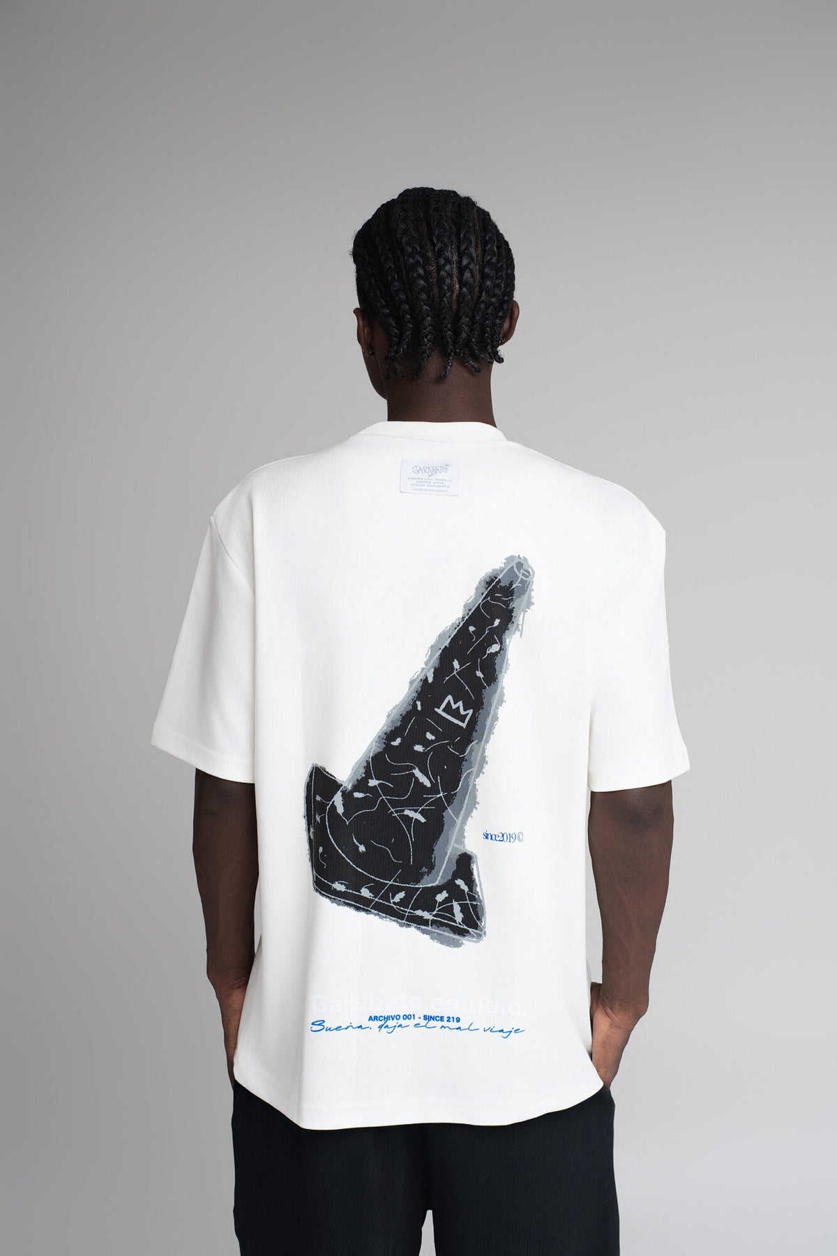T-SHIRT ARCHIVO ILEGAL 001 – vista trasera