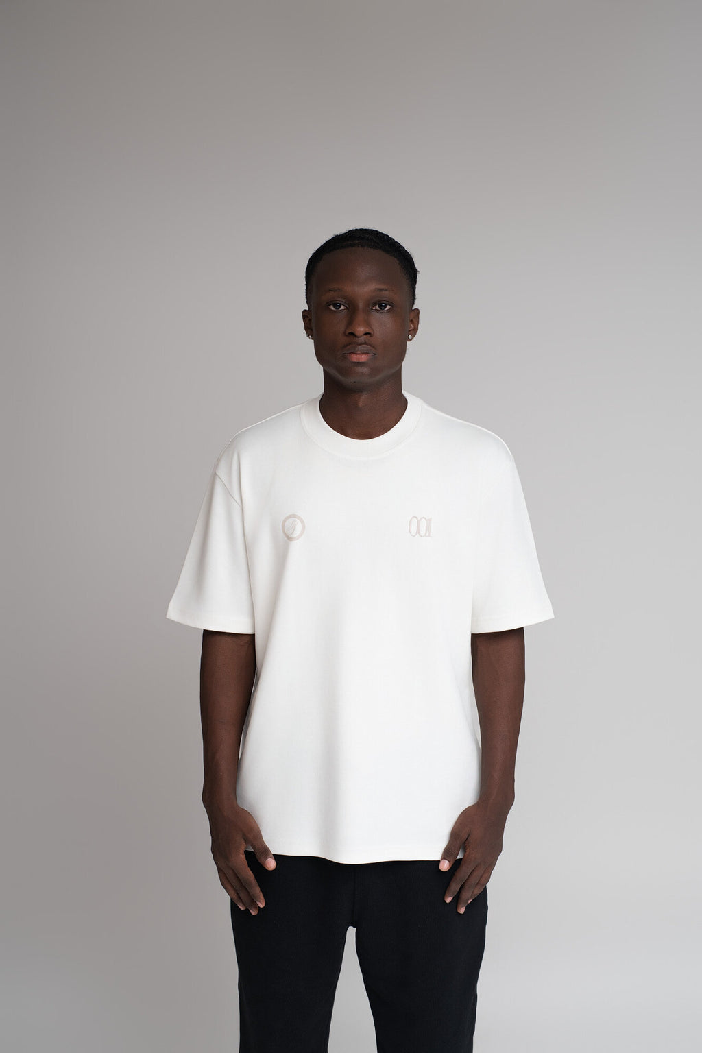 T-SHIRT BASIC GARABATO 001 – vista frontal