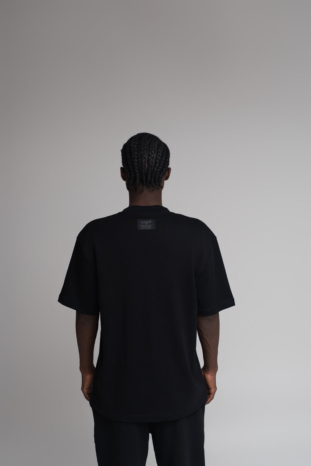 T-SHIRT BLACK BASIC 001 – vista trasera