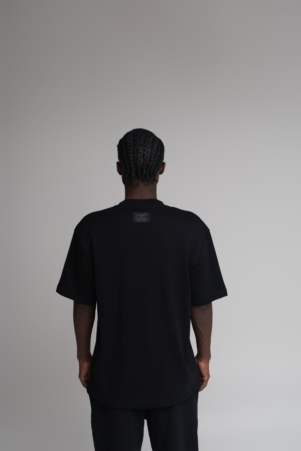 T-SHIRT BLACK BASIC 001 – vista trasera